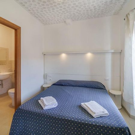 Affittacamere Vista Mare Porto Azzurro Bagian luar foto