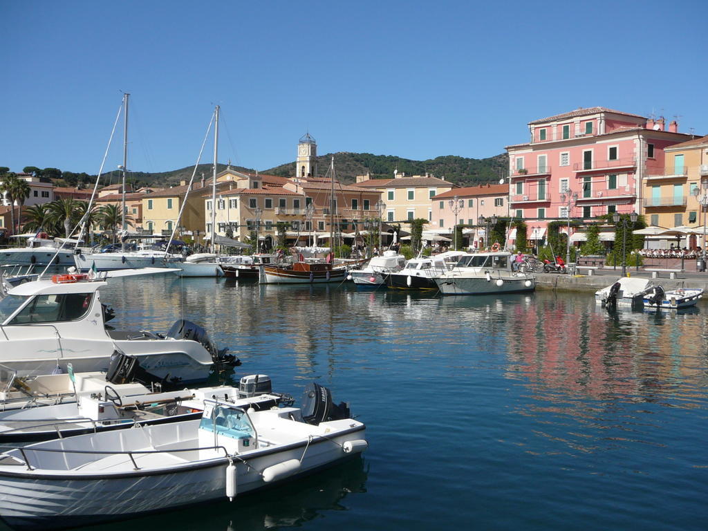 Affittacamere Vista Mare Porto Azzurro Bagian luar foto