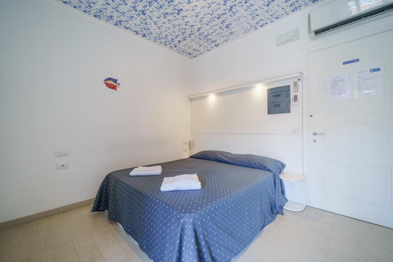 Affittacamere Vista Mare Porto Azzurro Bagian luar foto
