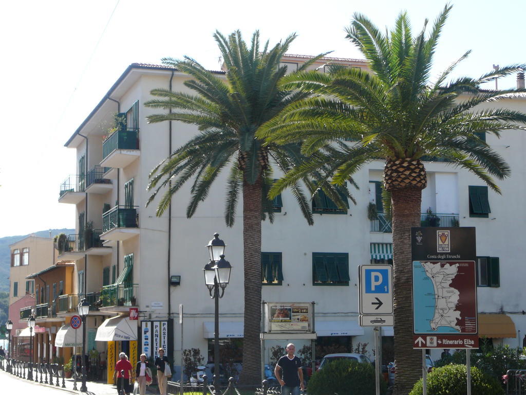 Affittacamere Vista Mare Porto Azzurro Bagian luar foto