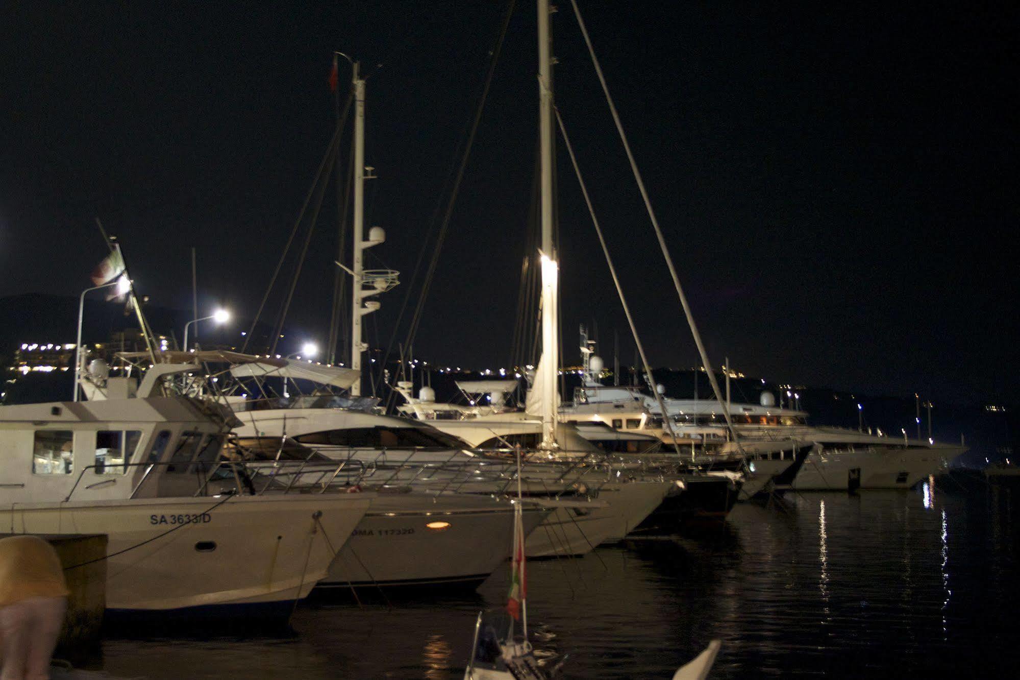 Affittacamere Vista Mare Porto Azzurro Bagian luar foto